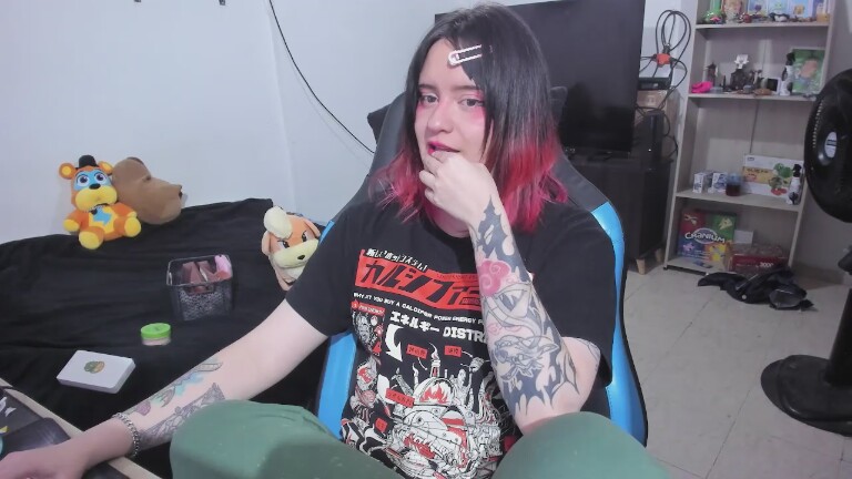 Red_Pandemonium's Streamate show and profile