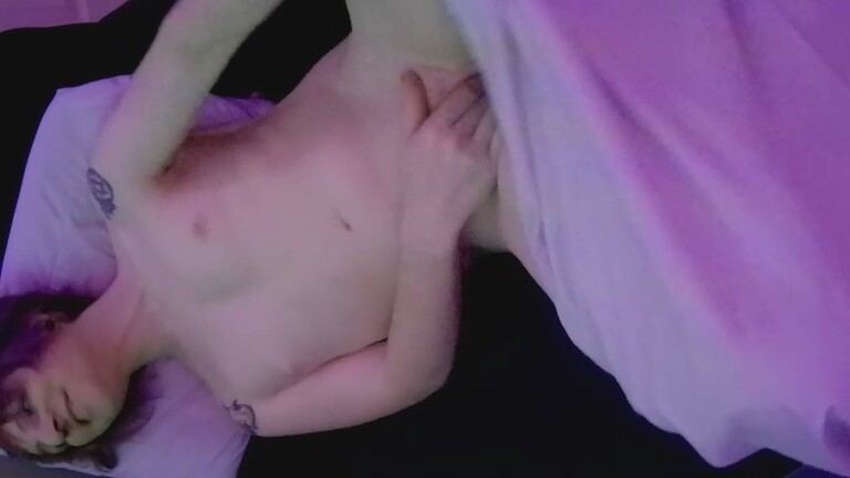 Moonless's Streamate show and profile