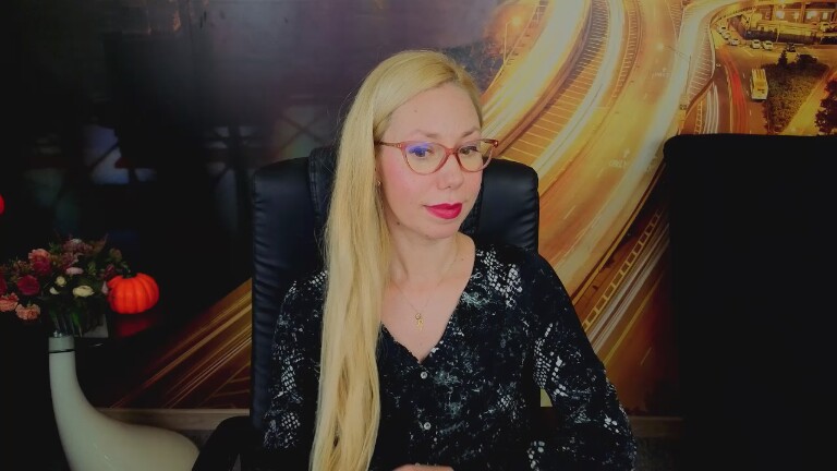 SofiaChastain's Streamate show and profile