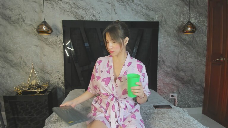 CandySkyy's Streamate show and profile