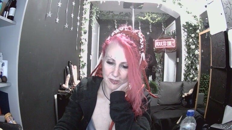 SkySparks's Streamate show and profile