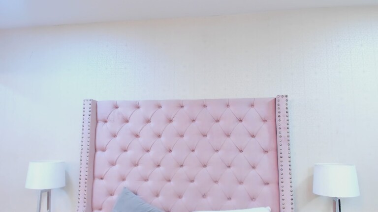 AntonelaMilf's Streamate show and profile