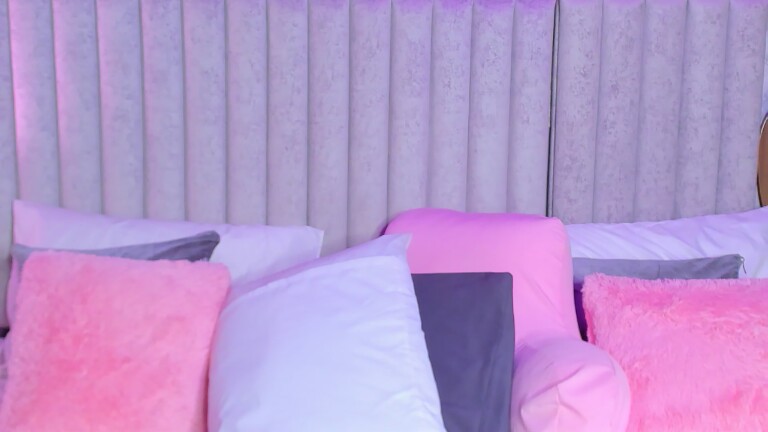 SamiLewis's Streamate show and profile