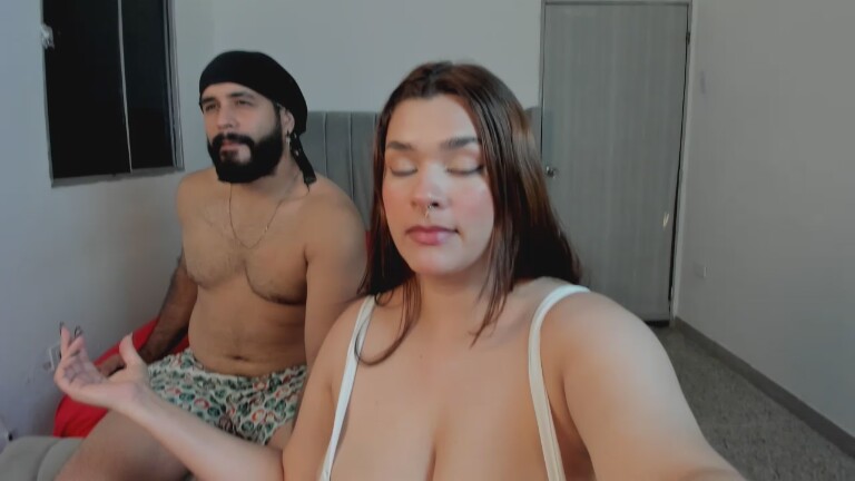 Hotdiamondcouple's Streamate show and profile