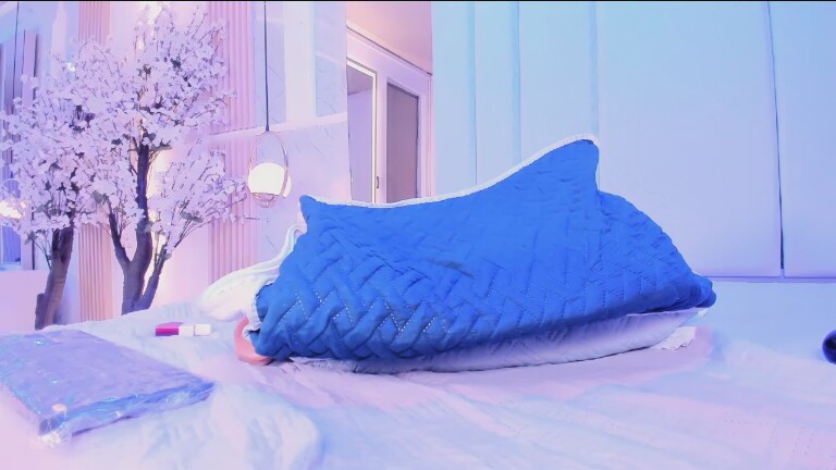 SalomeBnez18's Streamate show and profile