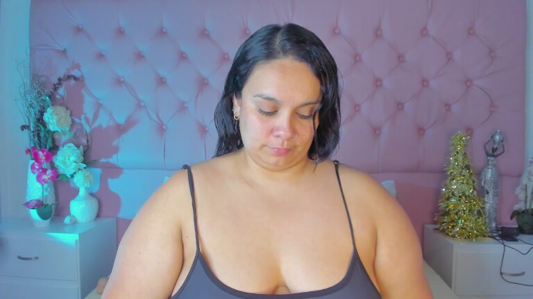 Nina_Lisboah's Streamate show and profile