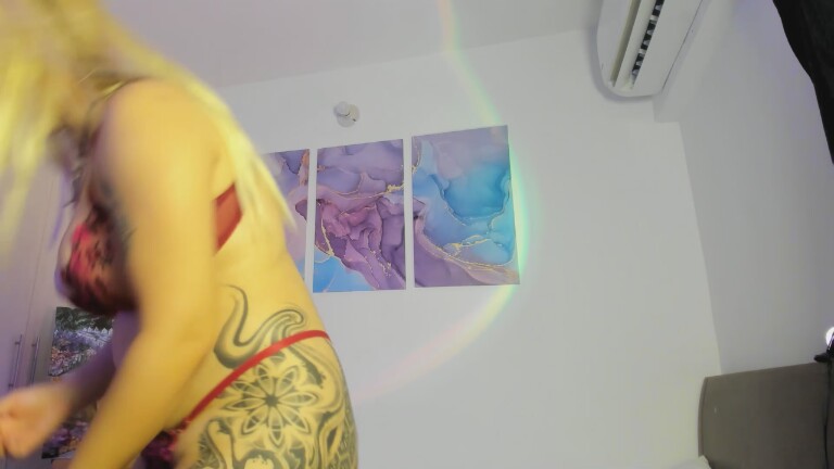 SkyLumen's Streamate show and profile