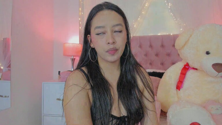 AlexandraWinterr's Streamate show and profile