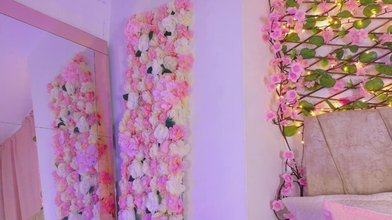 Lara_Gil21's Streamate show and profile